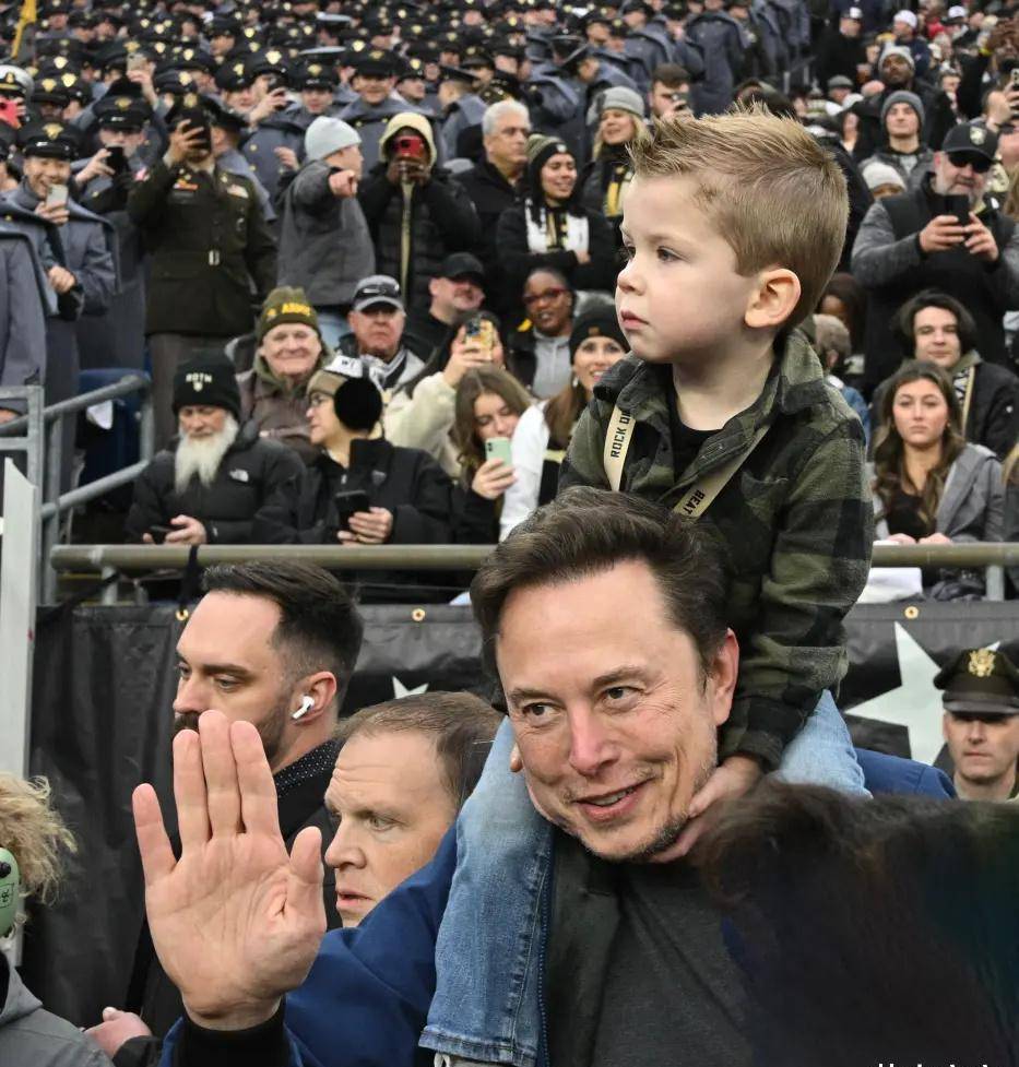 TheShy回归赛场，连败首场状态亮眼，尤文图斯观众沸腾！