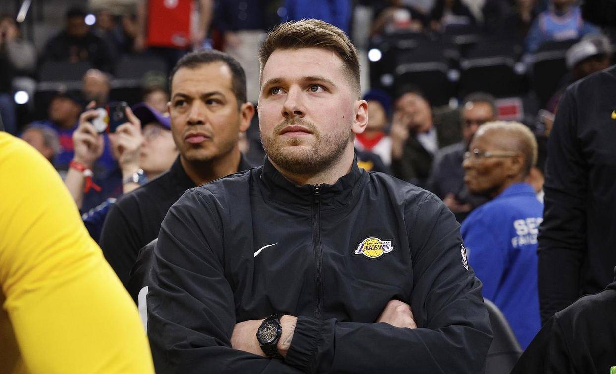 东契奇在快船比赛中出色防守，出色防守引发热议！